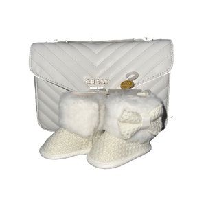 Newborn baby girl winter boots size 1-2, cute girly bow on both sides , faux fur